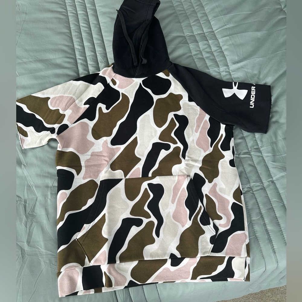 Camo Under Armour shirt with hoodie